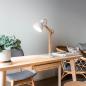 Preview: Sveva Tischleuchte aus Eschenholz mit verstellbarem Leuchtkopf von Fabas Luce