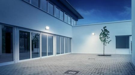 STEINEL XLED Home 2 LED Flutlichtstrahler mit Sensor in Grafit