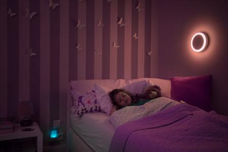LED-Wandleuchte mit Farbwechsel und Fernbedienung für Jugendzimmer dimmbar von LEDVANCE