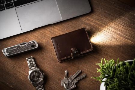 Aktion: Nur noch angezeigter Bestand verfügbar - Ledlenser 502326 Lite Wallet Classic Chestnut LED Leder Portemonnaie