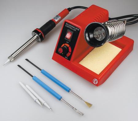 ChiliTec Lötstation "CT-LSK" regelbar 150-450°C 230V/58W, mit 2 Spitzen + 2 Tools