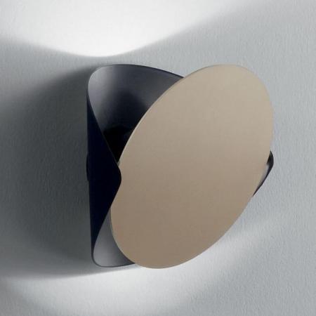 Shield LED-Wandleuchte mit verstellbarem Wandschild in Schwarz/Gold von Fabas Luce