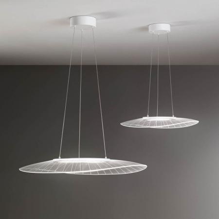 Vela Pendelleuchte mit sanft geschungenem ovalen Acrylschirm dimmbar in Weiß von Fabas Luce