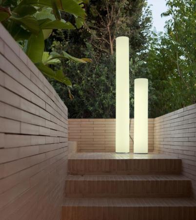 New Garden Säulenförmige Akku LED Outdoor-Standleuchte FITY 160 RGB dim Fernbedienung