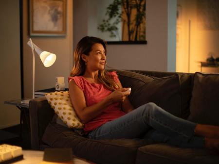 Philips Hue White Ambiance Starter Set mit 3 x E27 Lampen 8W twie 75W unable White & Bridge &  Dimmschalter