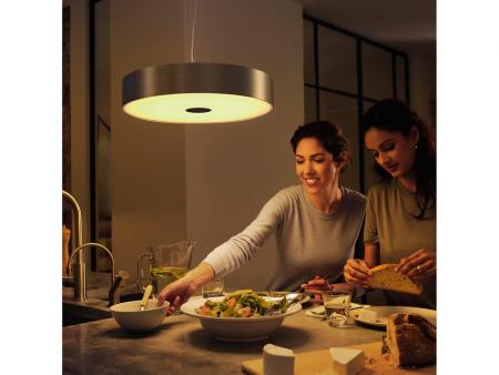 Philips Hue Hängeleuchte Fair in Schwarz inkl.Dimmschalter mit Tunable White Licht