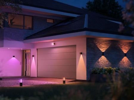 Philips Hue Hue White Color Ambiance Resonate Outdoor Wandleuchte IP44 - nach unten gerichteter Lichtstrahl