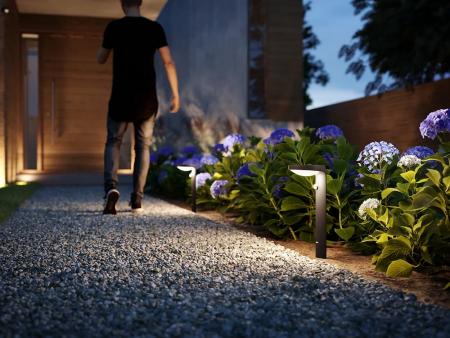 Sale - Nur begrenzter Bestand verfügbar:  Philips Wegeleuchte Tyla in Anthrazit mit Bewegungsmelder neutralweißes etwas kühleres Licht