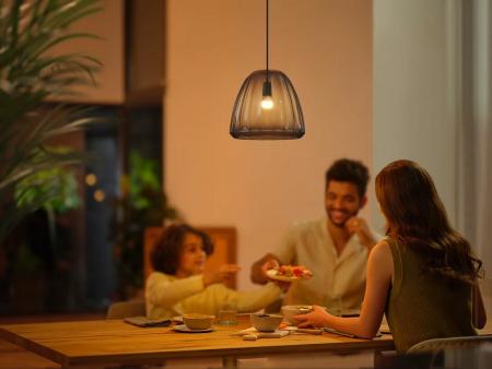 Philips Hue White E14 White Ambiance Tropfen Lampe 5,1W Tunable White - steuerbar via App, kompatibel mit Amazon Alexa