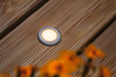 Paulmann 94726 LED Bodeneinbauleuchte Goldlicht insektenfreundlich staubdicht 1m unter Wasser geschützt rund 50mm extra warmweiß 2,2W Alu Kunststoff/Metall