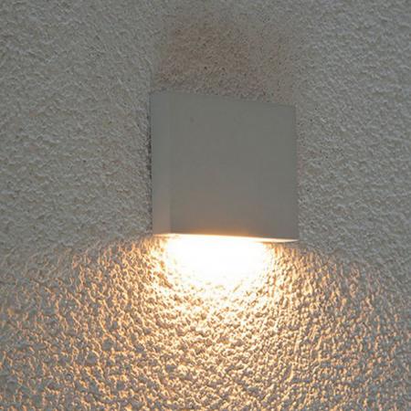 EVN Dezente Orientierungsbeleuchtung LED Wandleuchte weiß IP65 innen & außen inkl. warmweißer LED