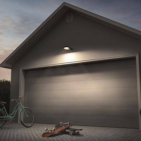 Leistungsstarker LED Außenwand Strahler LEDVANCE 50W 3000K Haus- Garten- Garagenlicht