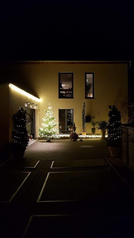 Konstsmide 3616-110 24V Micro warm Dioden, Weihnachts - Lichterkette 300 Ambiente weiße LED Außentrafo