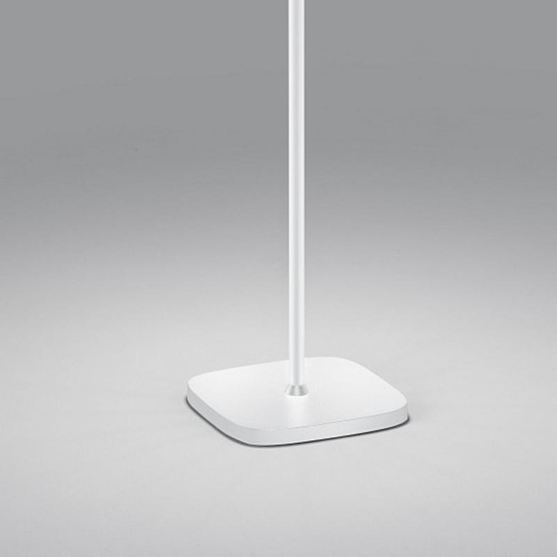 Minimalistische Helestra LED Akku Tischleuchte KORI für Innen & Außen mattweiß