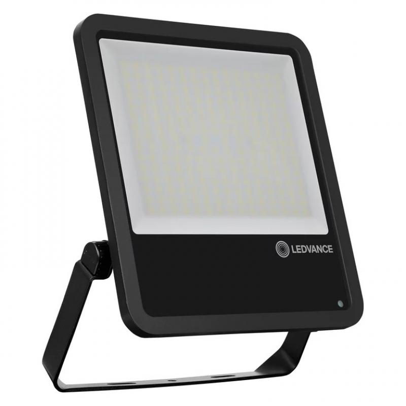 LEDVANCE LED Außen Fluter mit Sensor 200W 25.000 Lumen 4000k neutralweißes Licht IP65 Floodlight in schwarz