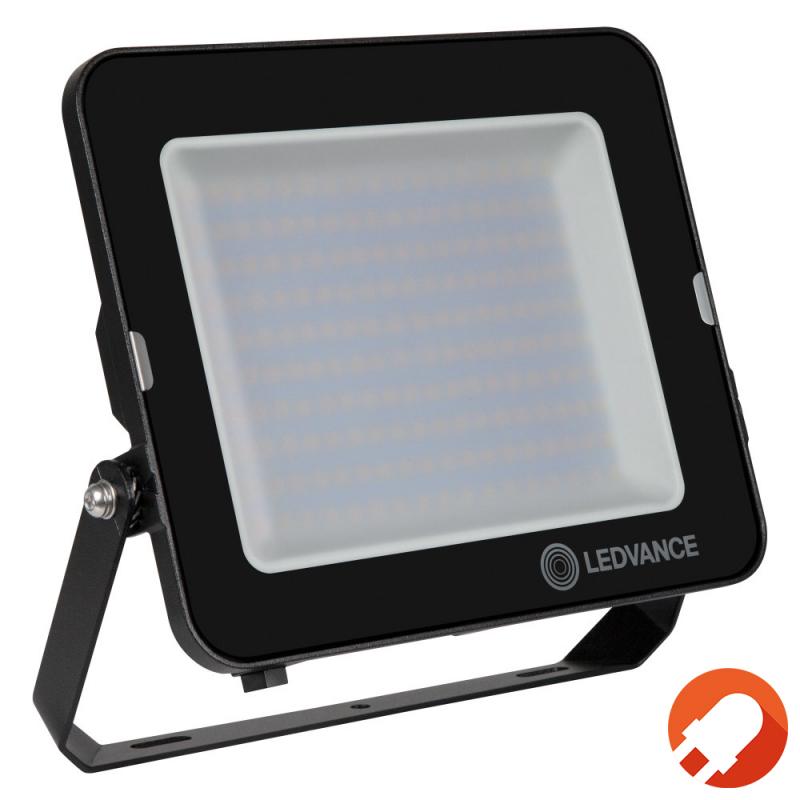 LEDVANCE Kompakter LED Flutlicht Strahler 90W 3000K warmweißes Licht IP65 in Schwarz