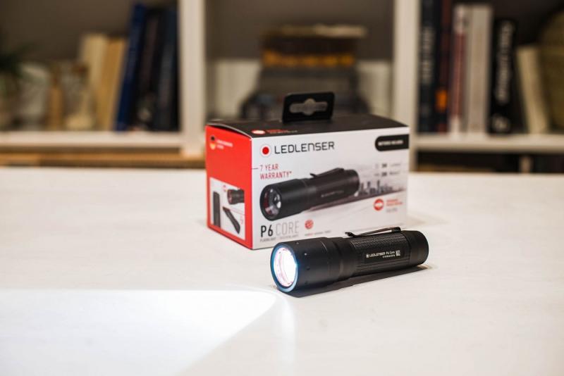 Ledlenser 502600  P6 Core  LED Taschenlampe mit 3 Batterien