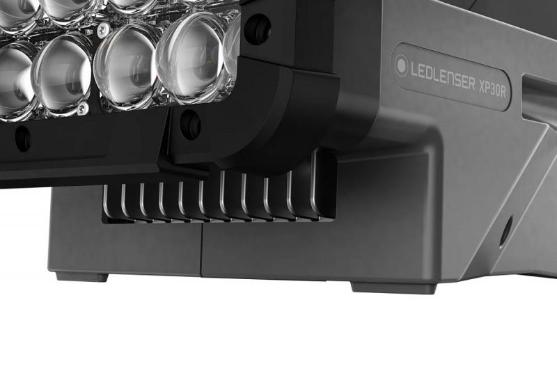 Ledlenser 503039 XP30R LED Profi Taschenlampe - Suchscheinwerfer - High-End-Strahler