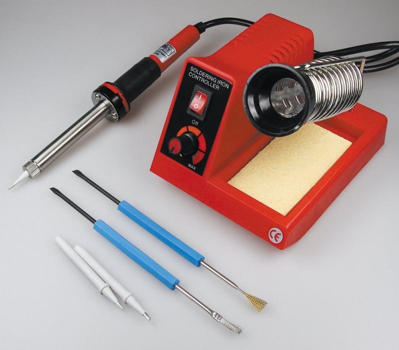 ChiliTec Lötstation "CT-LSK" regelbar 150-450°C 230V/58W, mit 2 Spitzen + 2 Tools