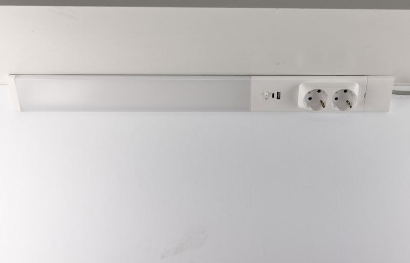 60cm ChiliTec LED Unterbauleuchte "Arusha", weiß USB A+C PD, Licht neutralweiß
