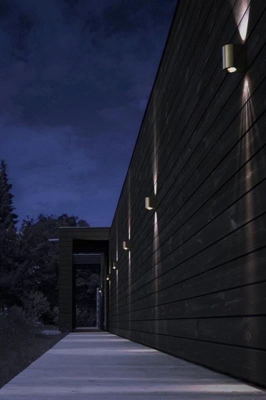 Eindrucksvolle Lichtspektakel für die Hauswand LED-Außenwandleuchte Up&Down aus Messing inkl.2 LED