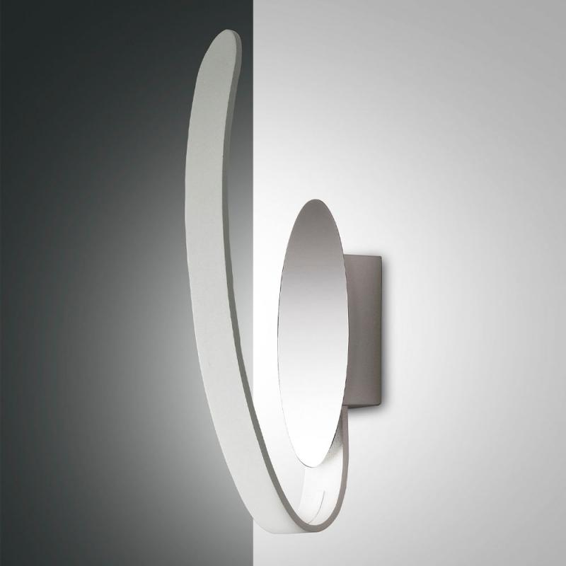 Levanto LED Wandleuchte in Fackelform in Weiss mit IP44 von Fabas Luce mit indirektem Lichtaustritt und Reflexschild