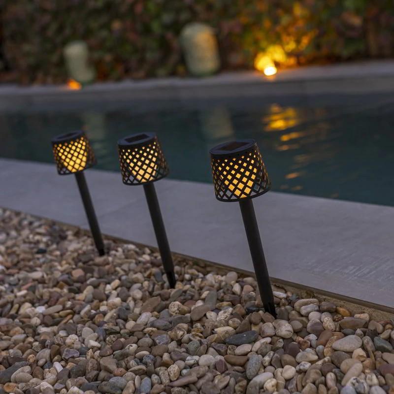 4 Stück New Garden GRETITA LED Erdspieß Leuchten Solar Akku Recycled Ocean Plastic in Schwarz