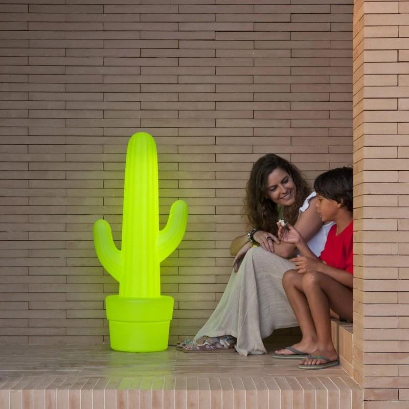 New Garden Kaktus 100 LED-Designer Stehleuchte In&Out lindgrün 230V