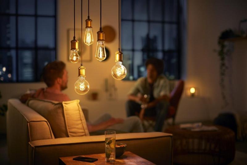 Philips E27 LED Filament LED Lampe im vintage Design dimmbar 4W wie 25W 1800K extra warmweißes Licht - Bernstein/Gold