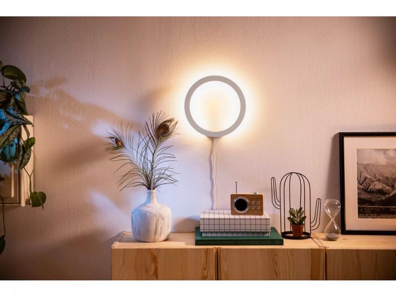 Philips Hue White & Color Ambiance Explore Wandleuchte weiss RGBW