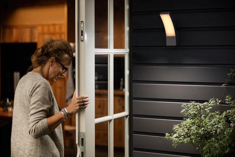 Philips myGarden LED Außenwandleuchte Splay Anthrazit warmweißes Licht