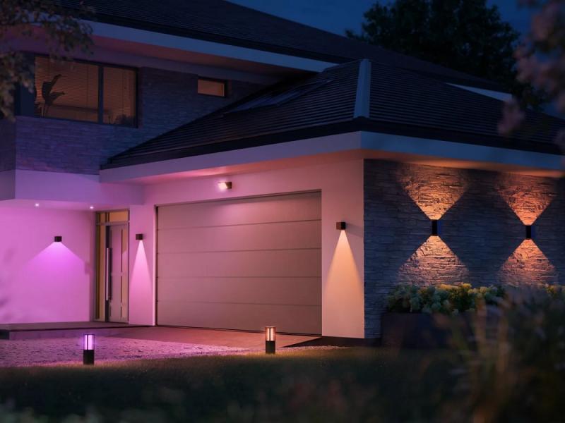 Philips Hue Hue White Color Ambiance Resonate Outdoor Wandleuchte IP44 - nach unten gerichteter Lichtstrahl