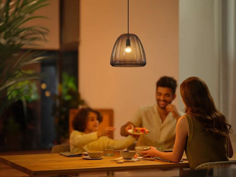 Philips Hue White E14 White Ambiance Tropfen Lampe 5,1W Tunable White - steuerbar via App, kompatibel mit Amazon Alexa