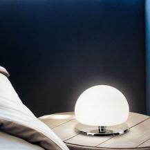 Morgana Zeitlose LED Nacht-Tischleuchte Verchromt dimmbar von Fabas Luce