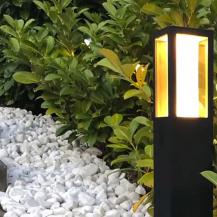 40cm hohe Philips Hue LED Garten Wegeleuchte Impress White and Color Ambiance  in Schwarz ZigBee steuerbar IP44